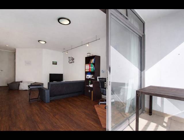 1 BEDROOM APARTMENT FOR SALE IN CLAREMONT